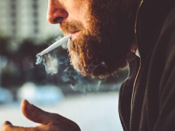 Arbeitsstättenverordnung erweitert: Nichtraucherschutz gilt auch für Cannabisrauch